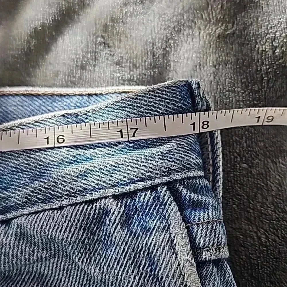 Wrangler Regular fit 36x30 light wash jeans - Picture 3 of 7